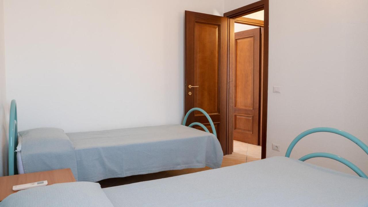 Casa Vacanza La Suaredda San Teodoro  Ngoại thất bức ảnh